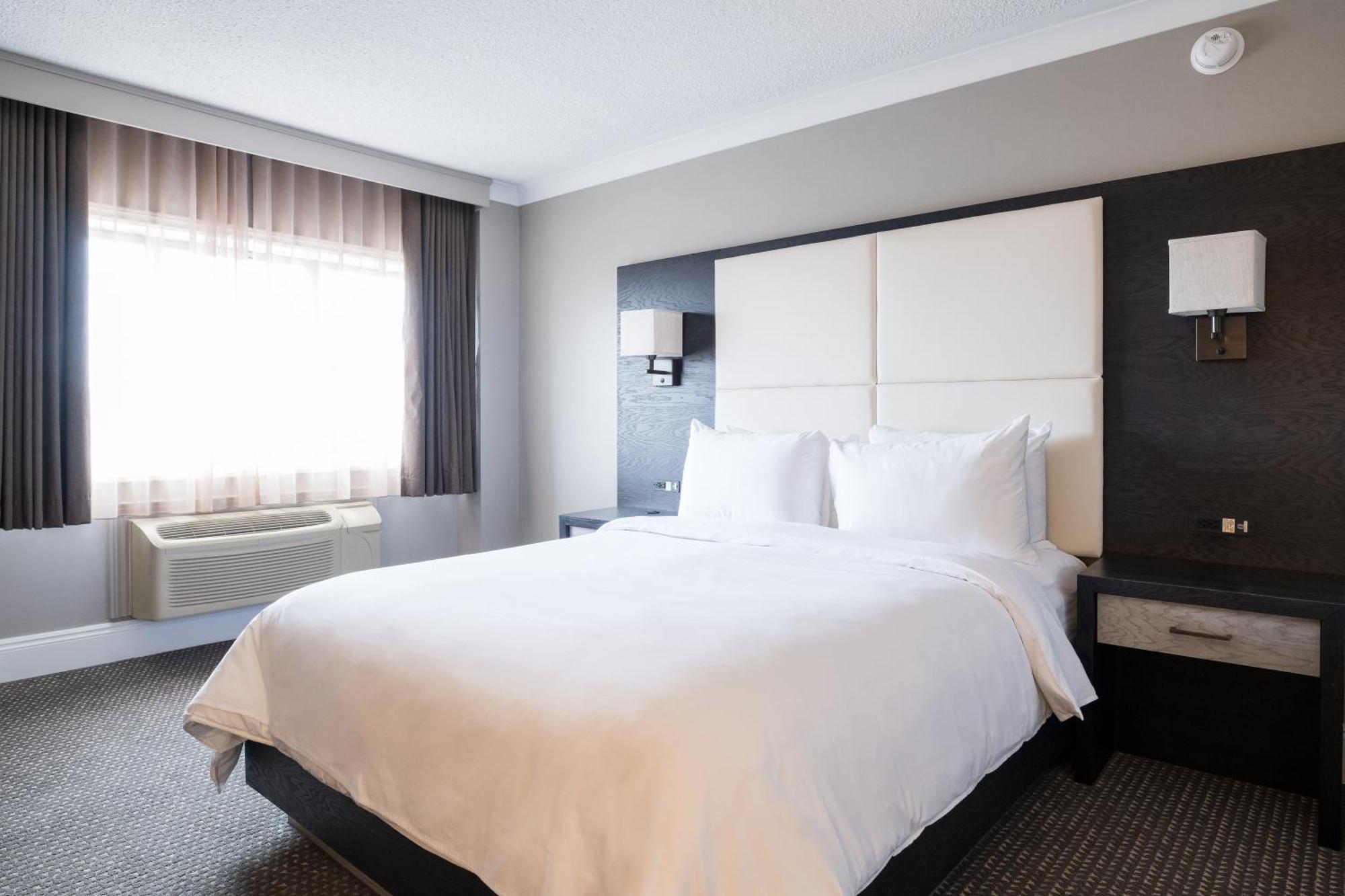 Crowne Plaza Hotel Moncton Downtown By Ihg Exteriör bild