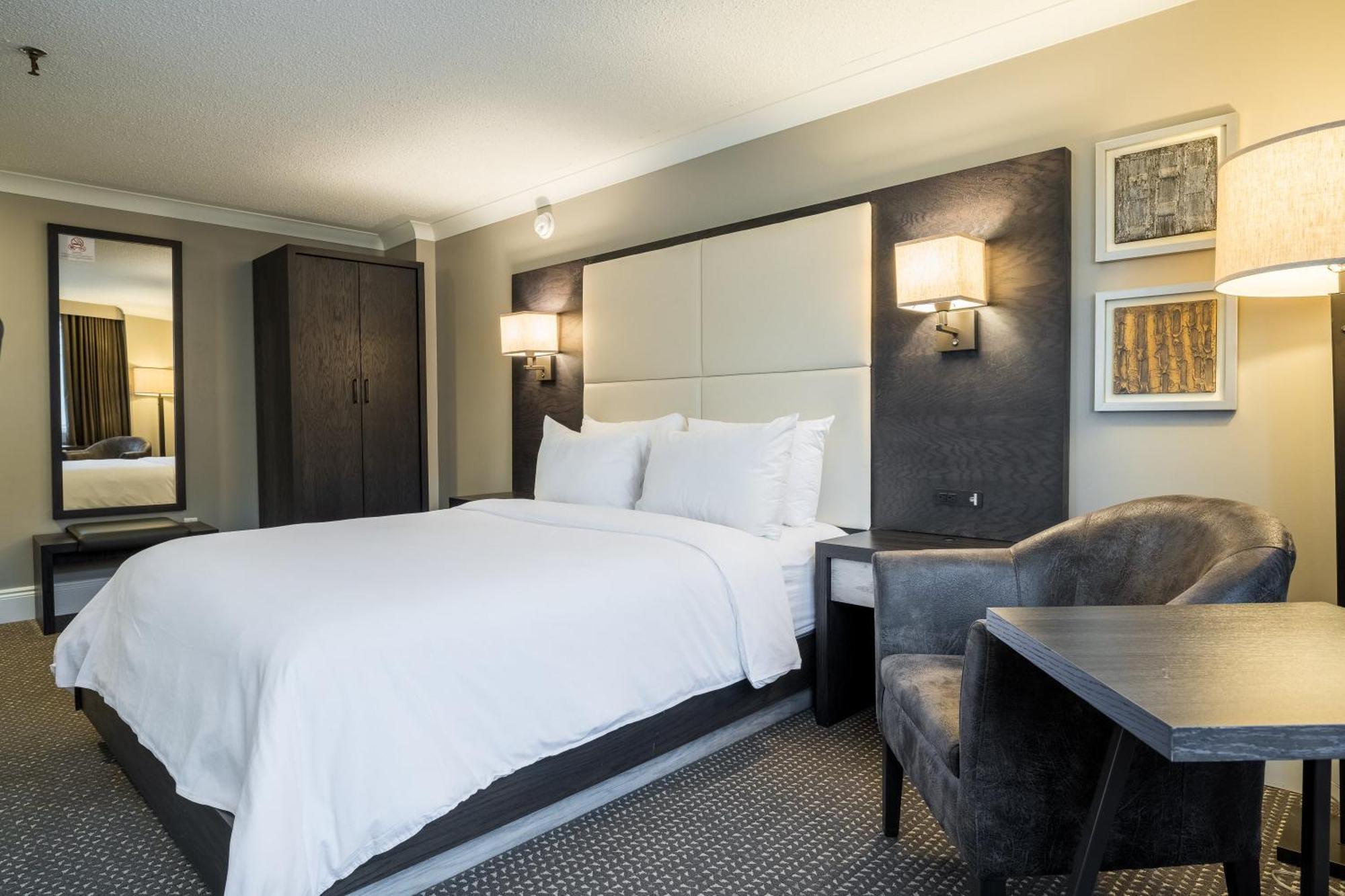 Crowne Plaza Hotel Moncton Downtown By Ihg Exteriör bild